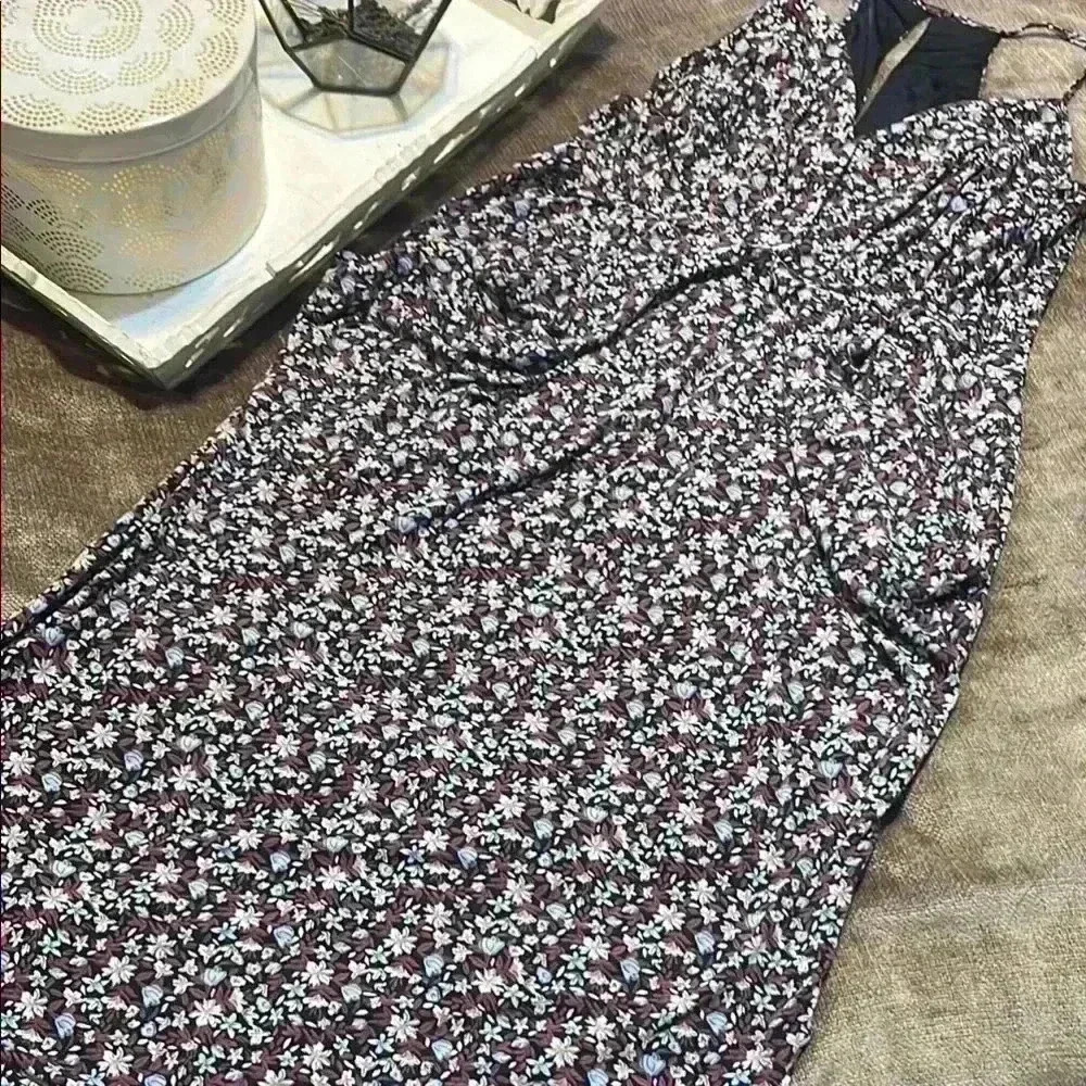 BCBGeneration Blue, Purple & Pink White Floral V-Neck Halter Sundress - Large